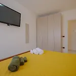 Tree شقة *